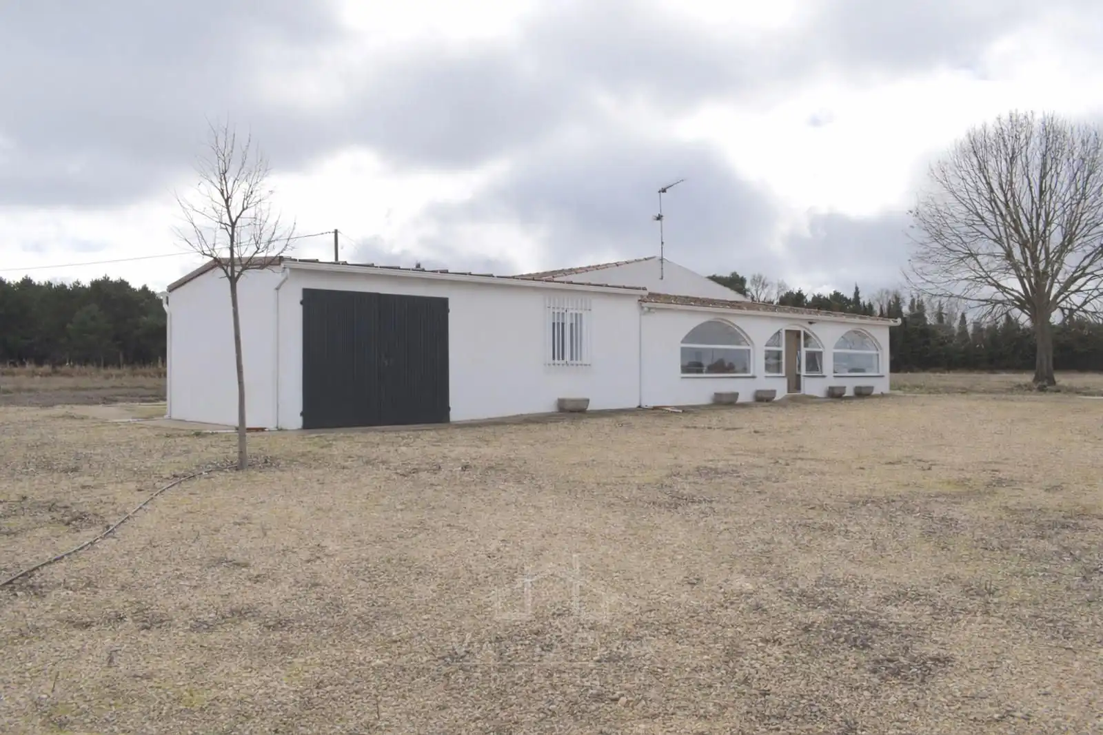 Vista exterior de Casa o xalet en venda en La Fuente de San Esteban  amb Calefacció, Terrassa i Traster
