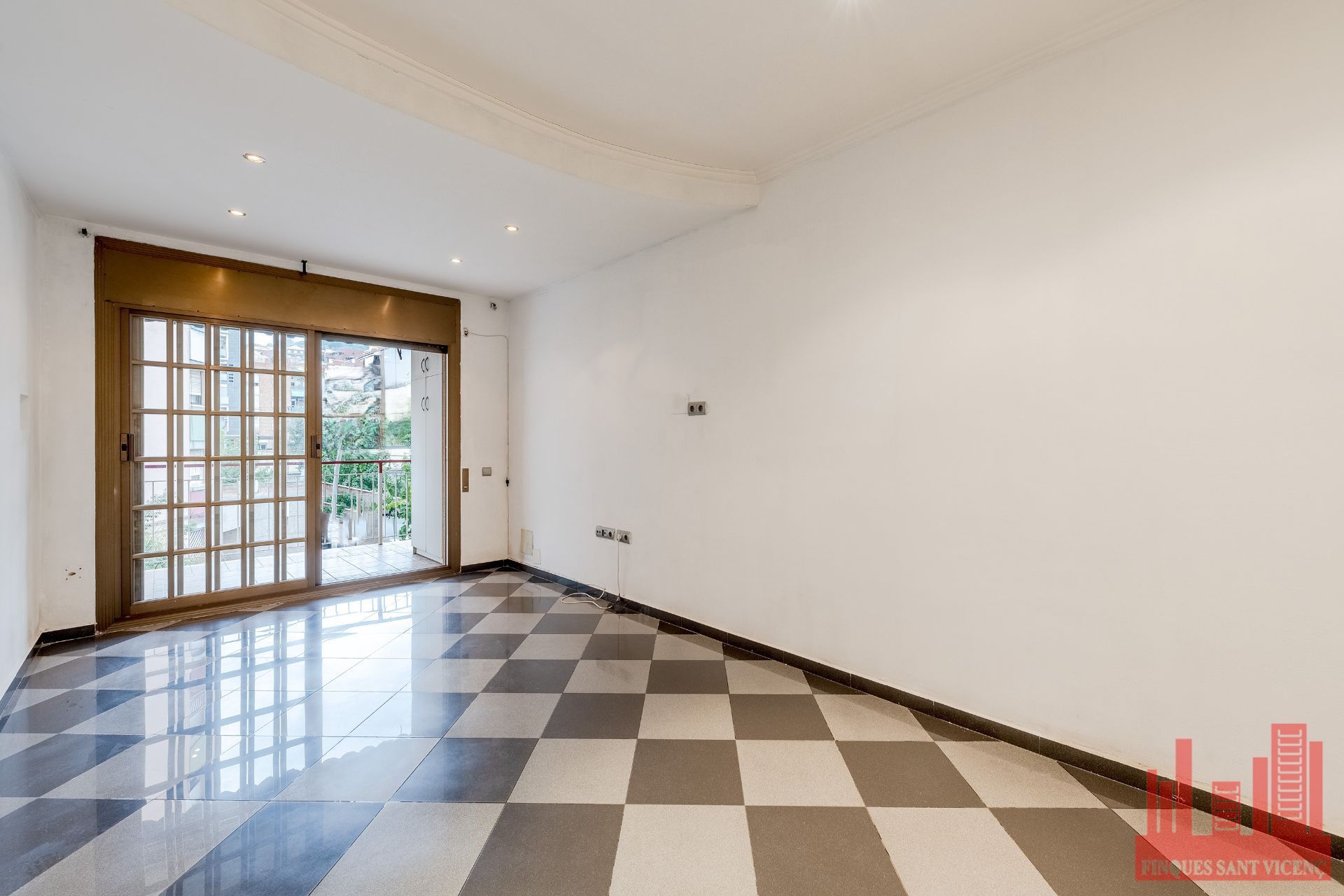 Flat for sale in Sant Vicenç Dels Horts  with Air Conditioner and Heating