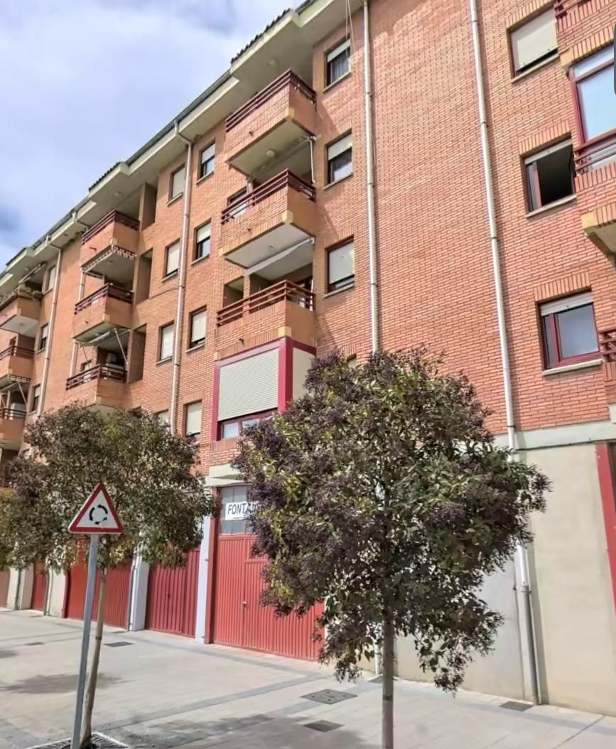 Vista exterior de Pis en venda en Tafalla amb Calefacció i Parquet