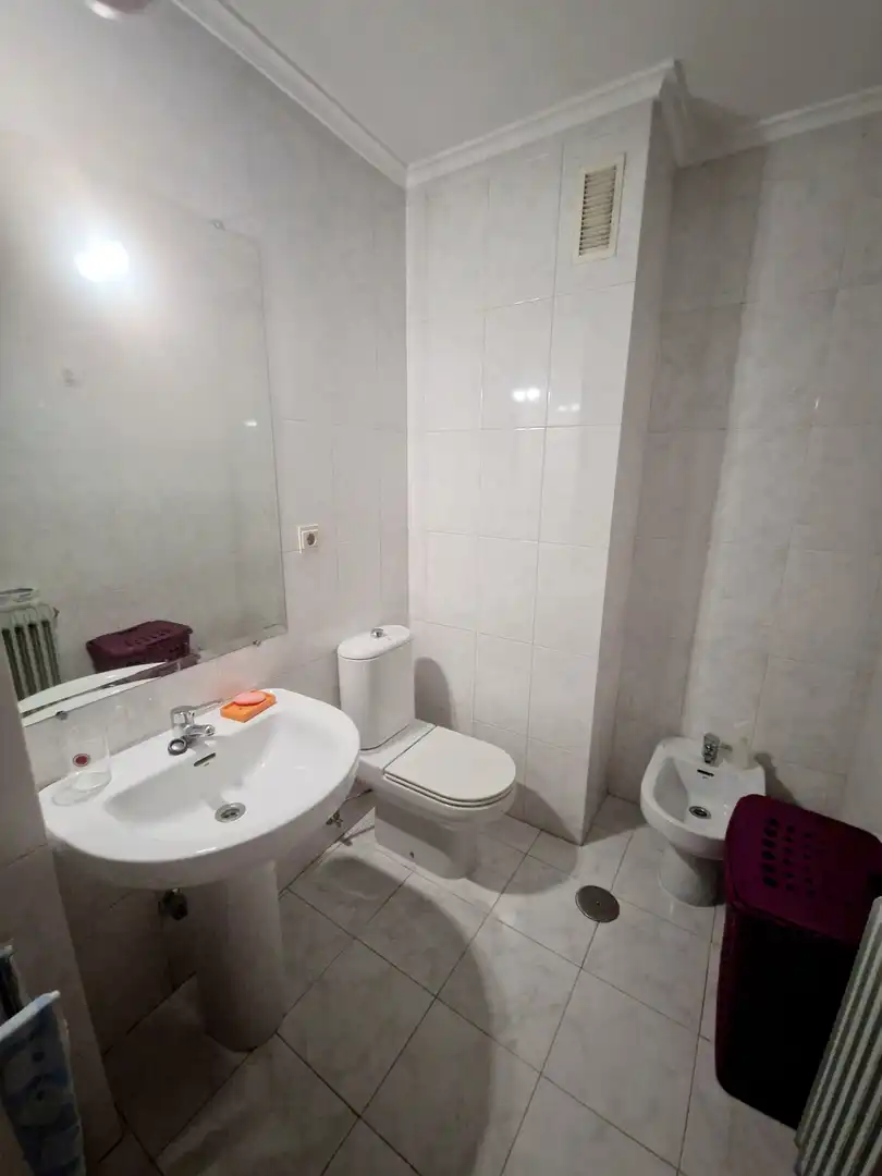 Baño de Piso en venta en Avilés con Calefacción, Parquet y Terraza