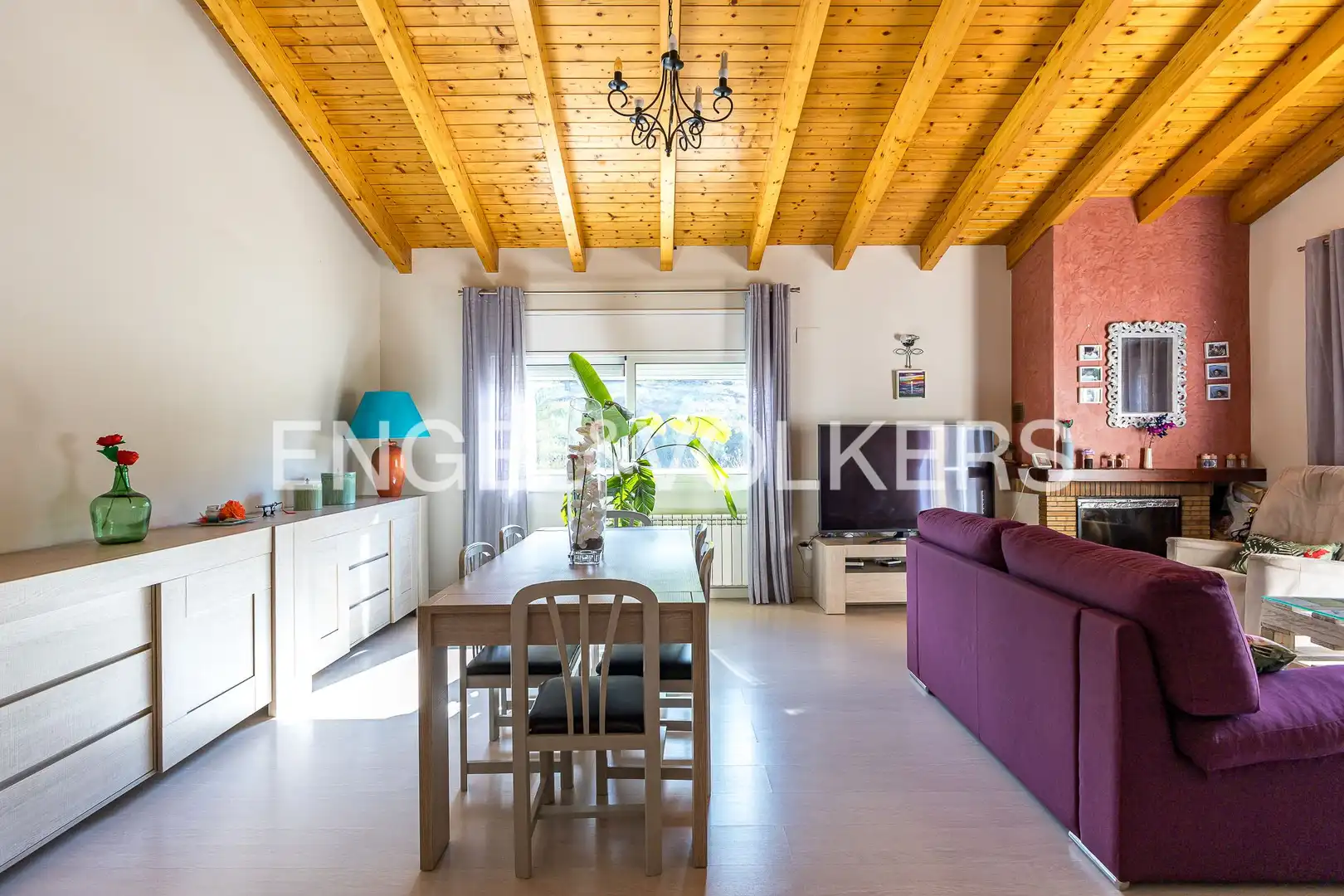 Vista exterior de Casa o xalet en venda en Rubí amb Calefacció, Jardí privat i Parquet