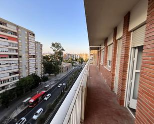 Vista exterior de Apartament per a compartir en  Murcia Capital amb Aire condicionat i Terrassa