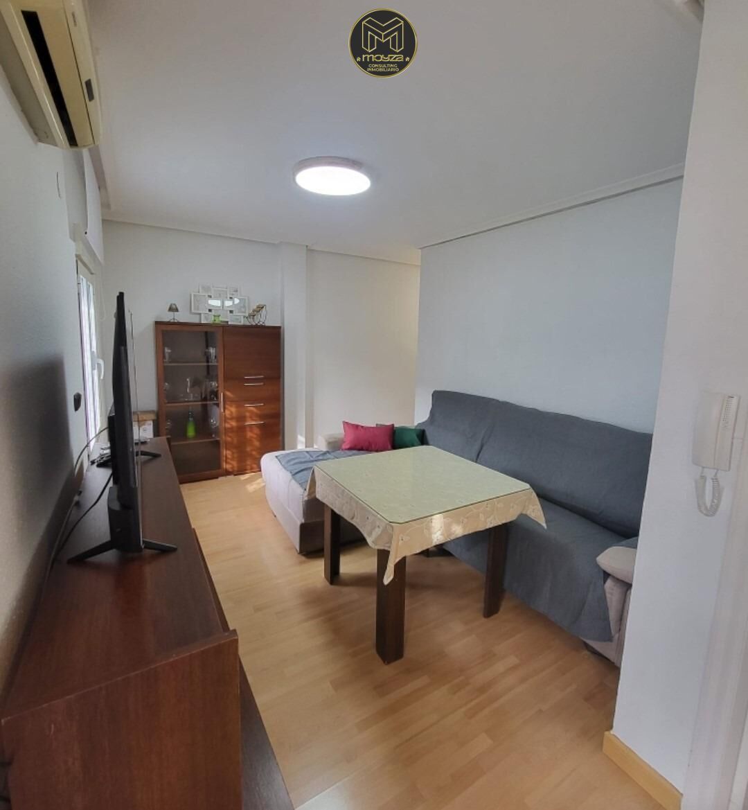 Living room of Attic for sale in  Jaén Capital  with Air Conditioner, Parquet flooring and Terrace