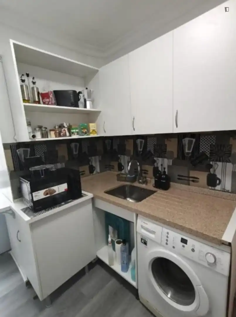 Cuina de Apartament per a compartir en Móstoles amb Aire condicionat, Moblat i Forn
