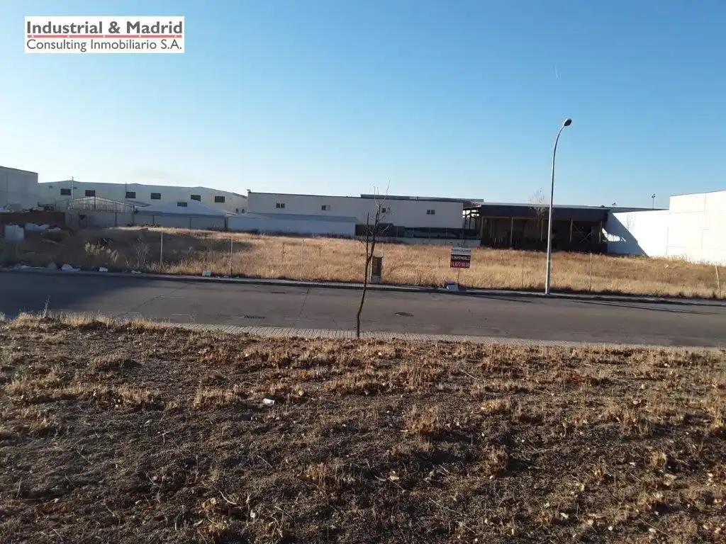 Terreno industrial en venta en Loeches