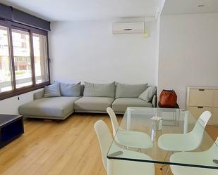 Living room of Flat to rent in  Barcelona Capital  with Air Conditioner, Heating and Parquet flooring