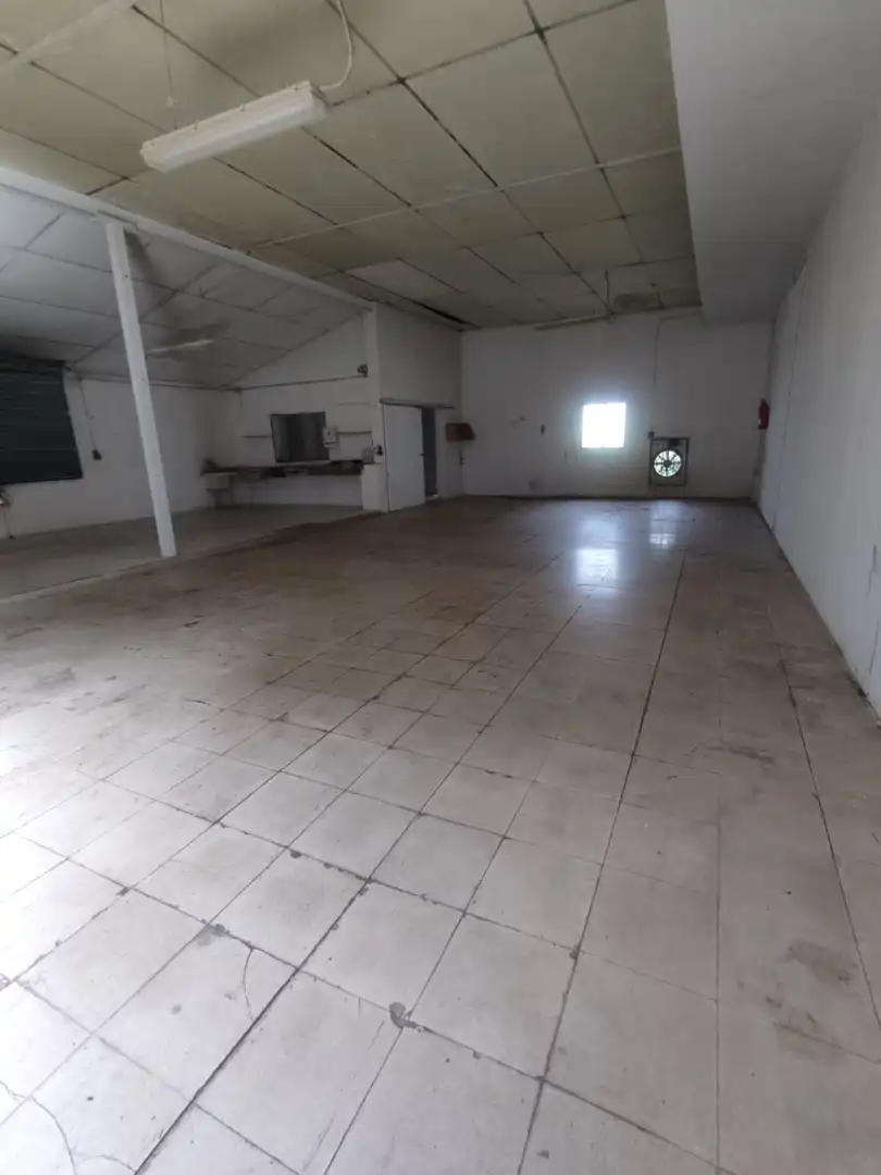 Nave industrial en venta en Jaén
