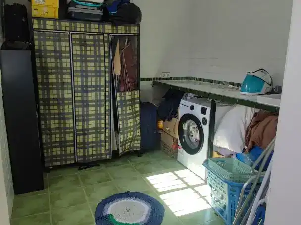 Cuina de Casa adosada en venda en Lora del Río amb Aire condicionat