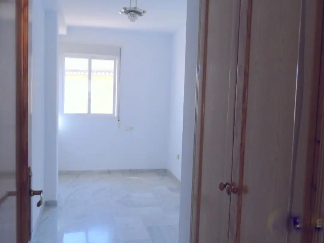 Habitación de Piso en venta en La Zubia Ciudad