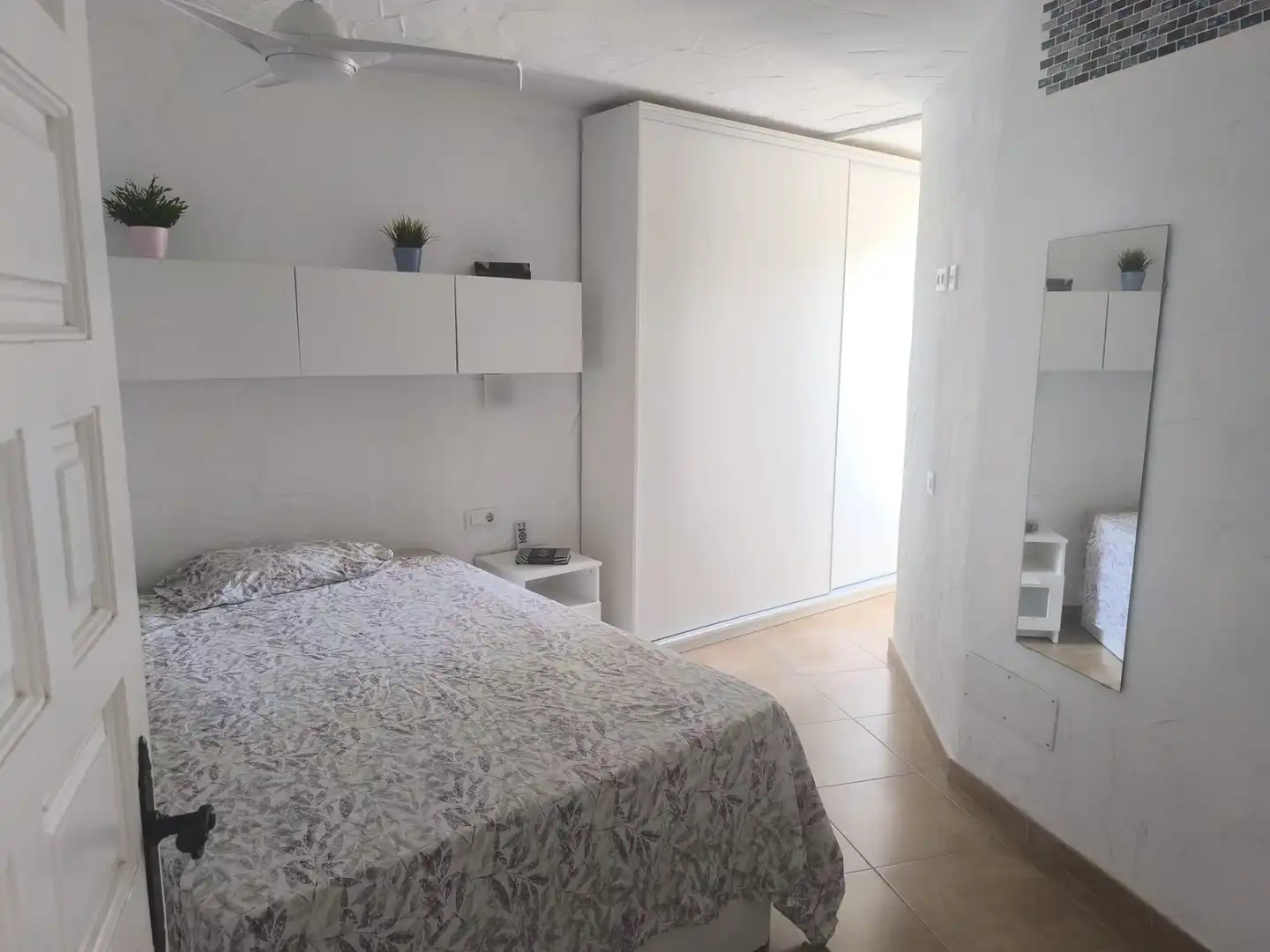 Dormitori de Apartament en venda en San Bartolomé de Tirajana amb Aire condicionat, Terrassa i Piscina comunitària