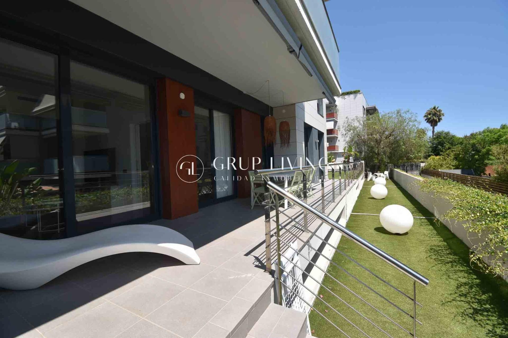 Terrace of Flat for sale in Sitges  with Air Conditioner, Heating and Private garden