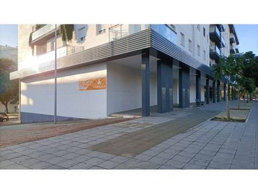 Locale commerciale in vendita a Avenida Andalucía 56