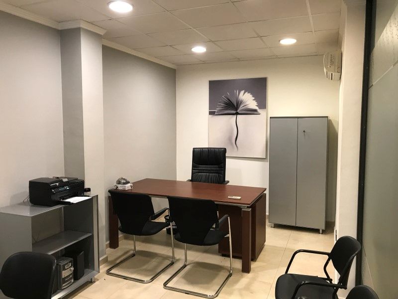 Office for sale in Oliva  with Air Conditioner and Furnished