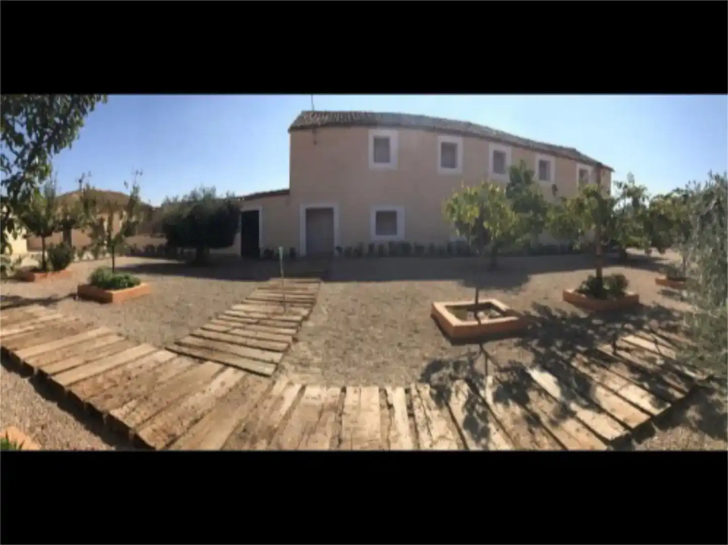 Vista exterior de Finca rústica en venda en Munera amb Jardí privat, Piscina i Moblat