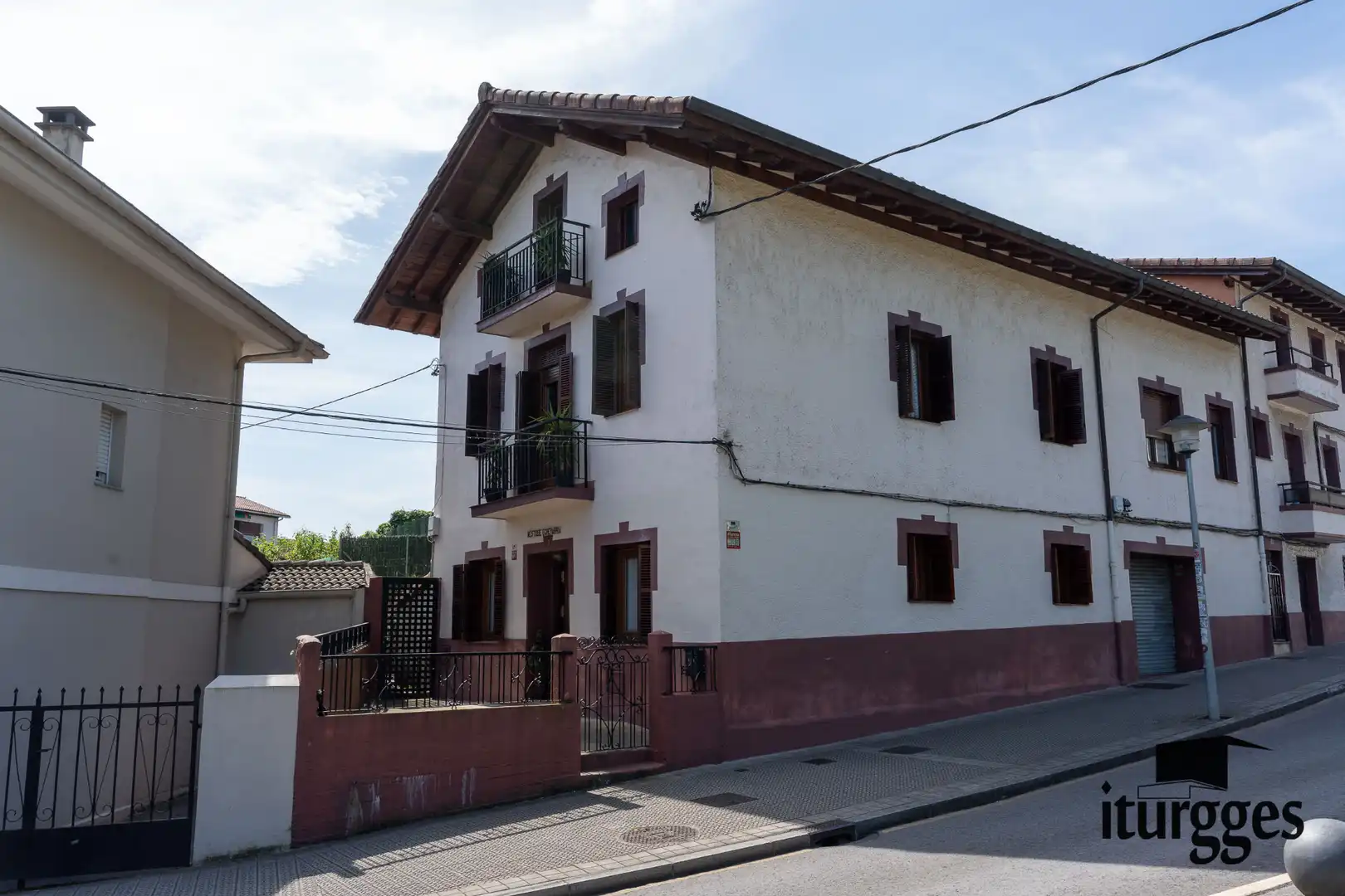 Vista exterior de Casa adosada en venta en Gernika-Lumo con Jardín privado, Amueblado y Horno