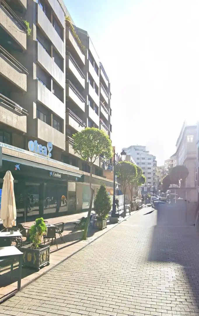Vista exterior de Piso en venta en Oviedo  con Calefacción y Terraza