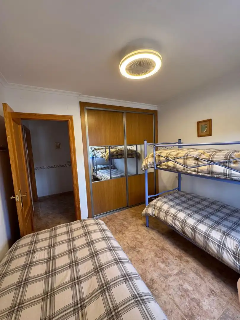 Dormitori de Casa o xalet en venda en La Pobla de Vallbona amb Aire condicionat, Jardí privat i Terrassa