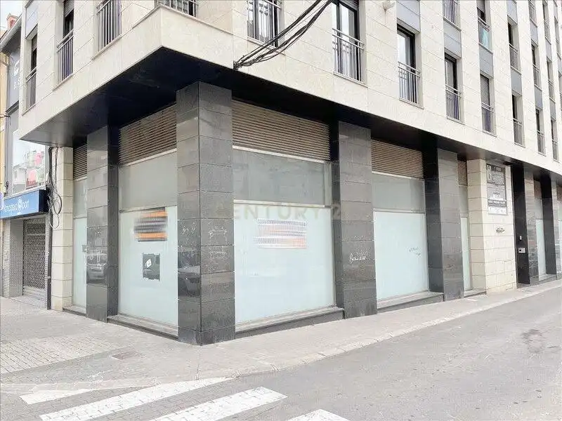 Local commercial à vendre à L´ U I EL DOS 0