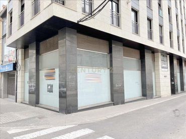 Locale commerciale in vendita a L´ U I EL DOS 0