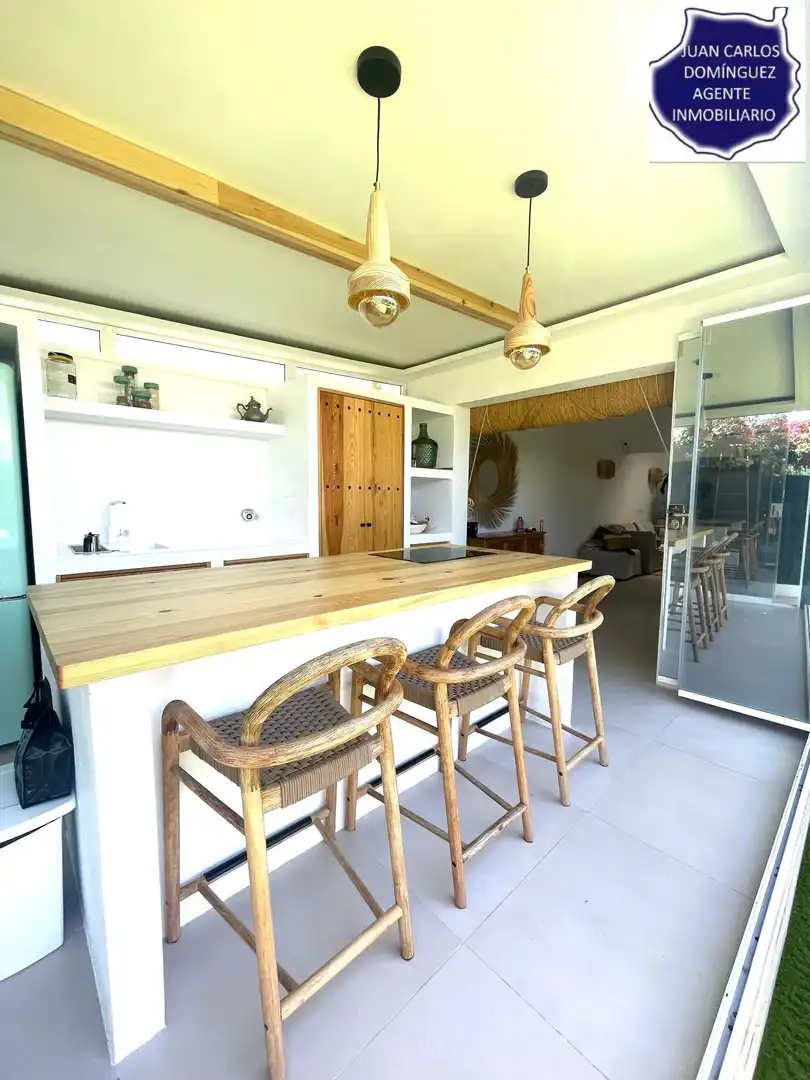 Cuina de Casa o xalet de lloguer en San Bartolomé de Tirajana amb Aire condicionat, Jardí privat i Terrassa