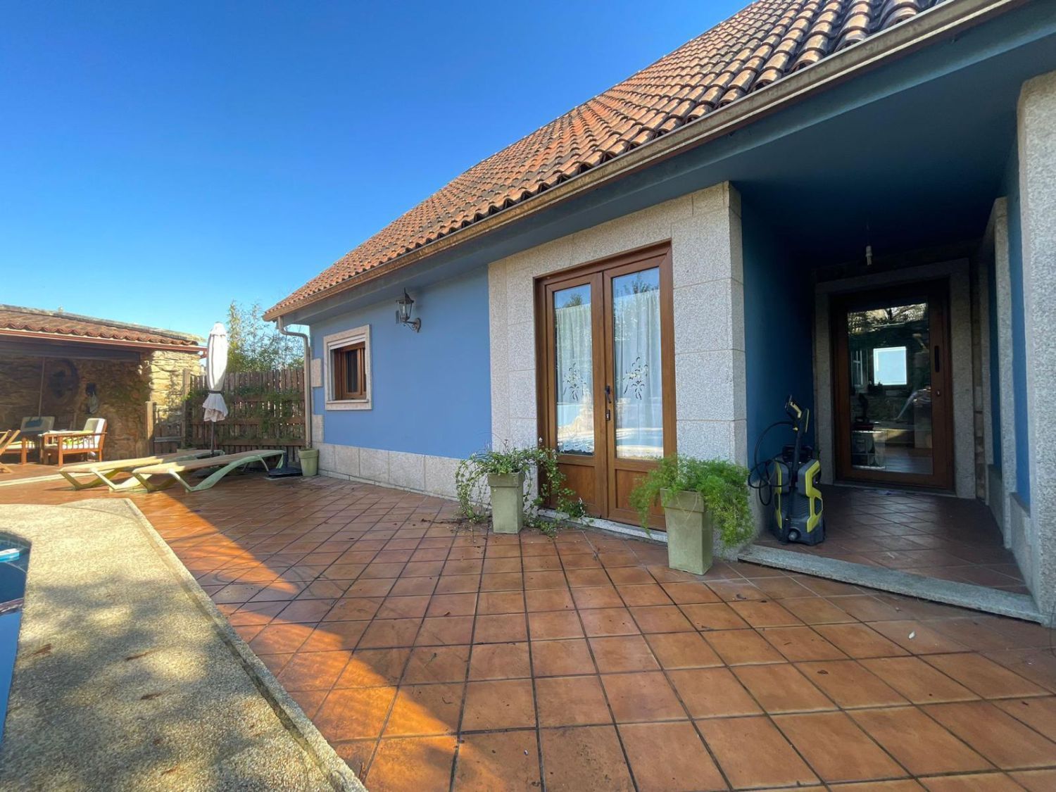 Exterior view of House or chalet for sale in Mos  with Heating, Private garden and Storage room