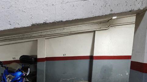 Foto 2 de Garaje de alquiler en Carrer D'alella, 45, Porta, Barcelona Capital