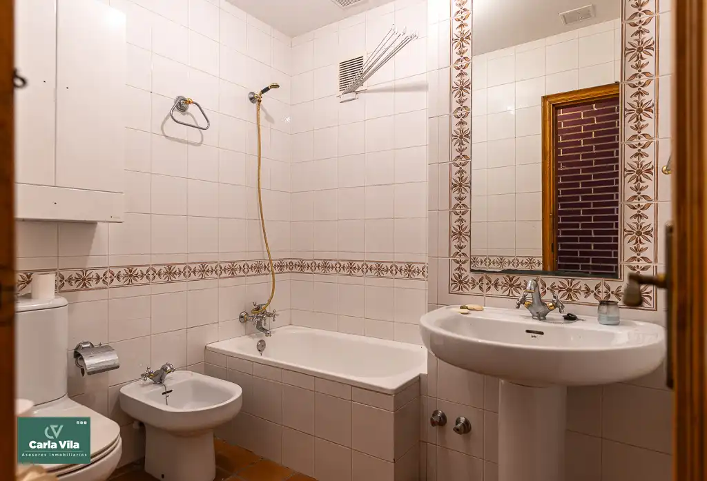 Baño de Casa o chalet en venta en Lugo con Calefacción, Jardín privado y Parquet