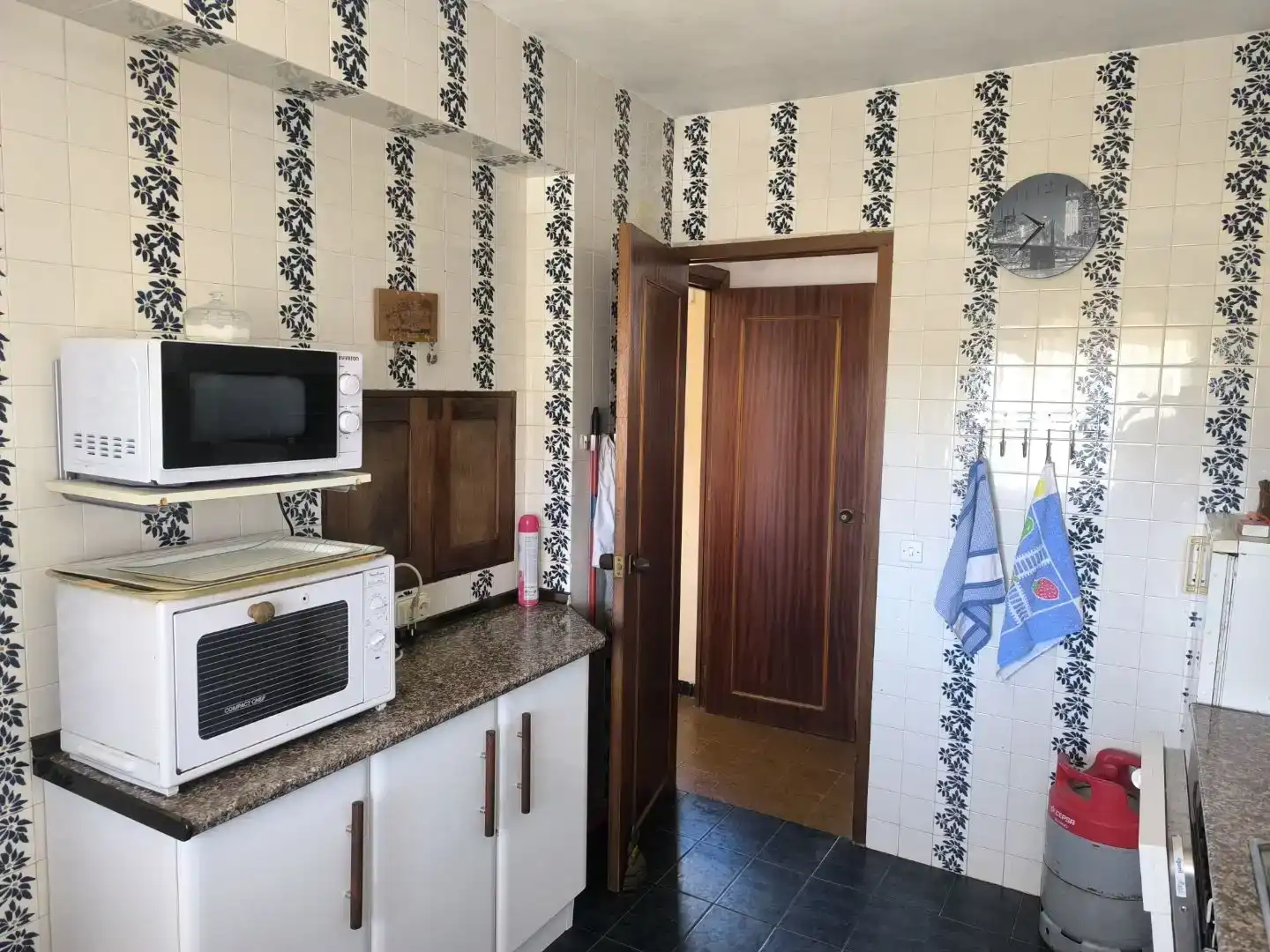 Cocina de Piso en venta en Almonte con Jardín privado, Trastero y Amueblado