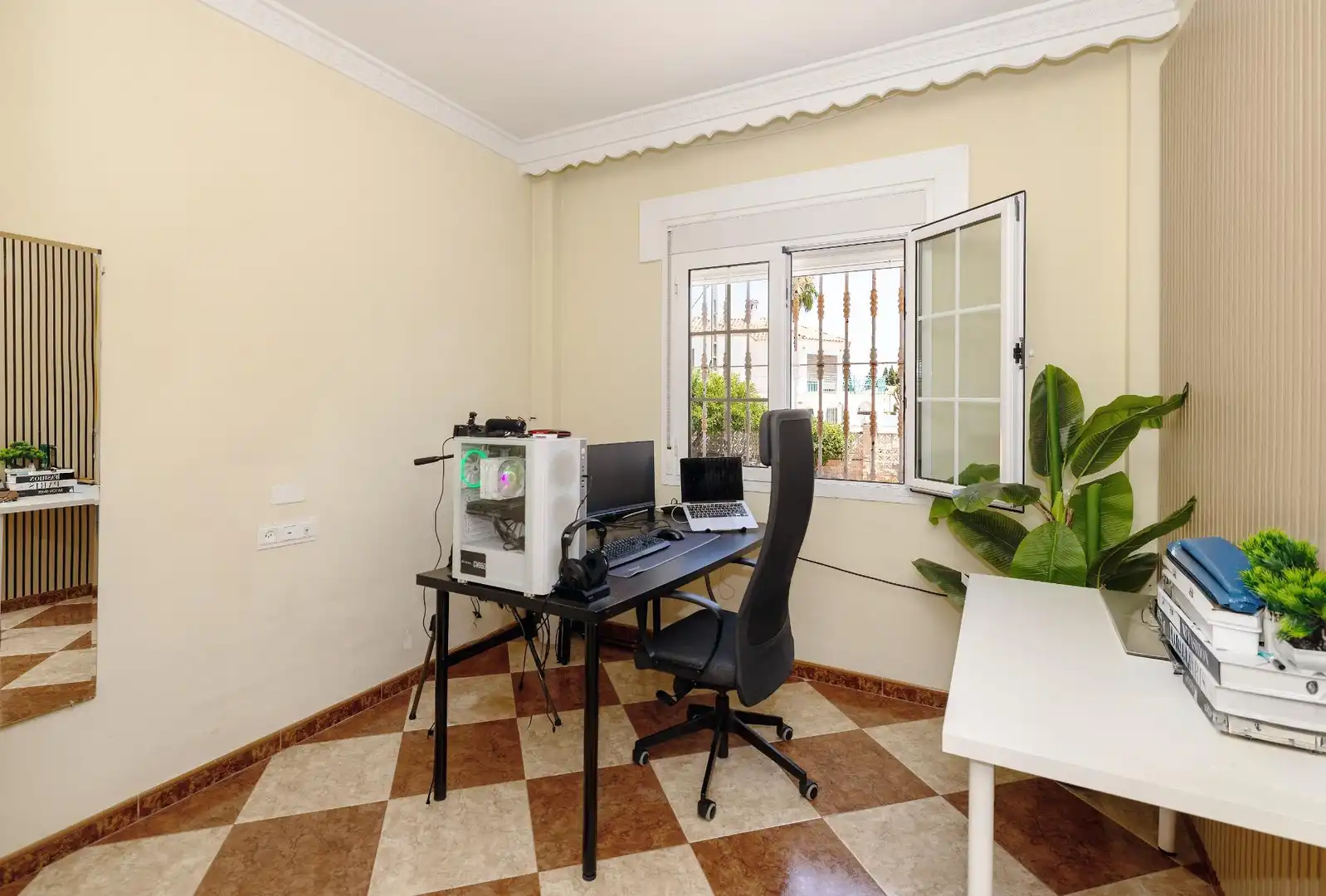 Haus oder Chalet zum Verkauf in Málaga mit Klimaanlage, Terrasse und Abstellraum