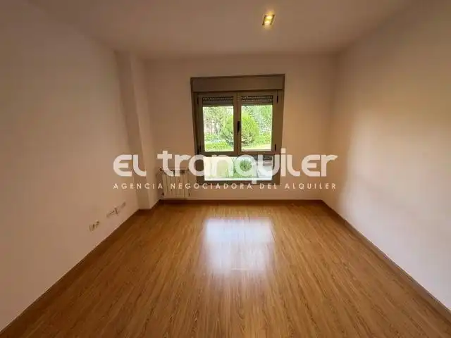Schlafzimmer von Wohnung zur Miete in Las Rozas de Madrid mit Klimaanlage, Abstellraum und Waschmaschine