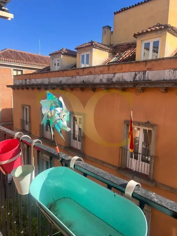Flat for rent in Cortes - Huertas
