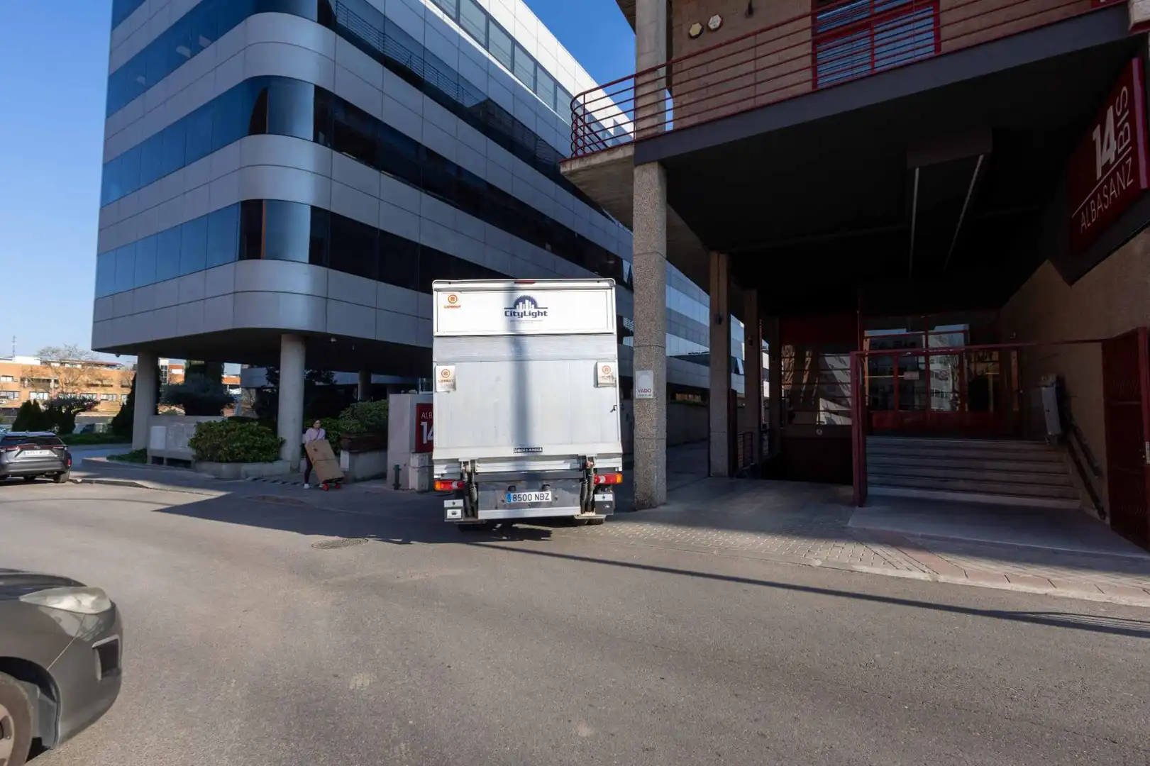 Exterior view of Commercial properties for rent in Madrid  with Air Conditioner