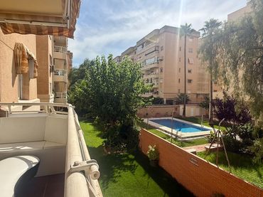 Pis amb piscina en venda a Avenida SOR TERESA PRAT
