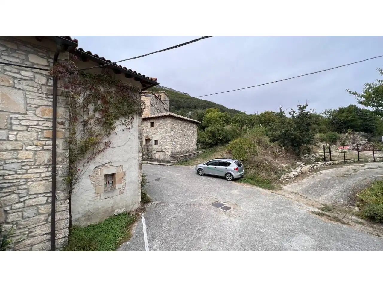 Exterior view of Detached homes for sale in Merindad de Sotoscueva  with Private garden, Terrace and Furnished
