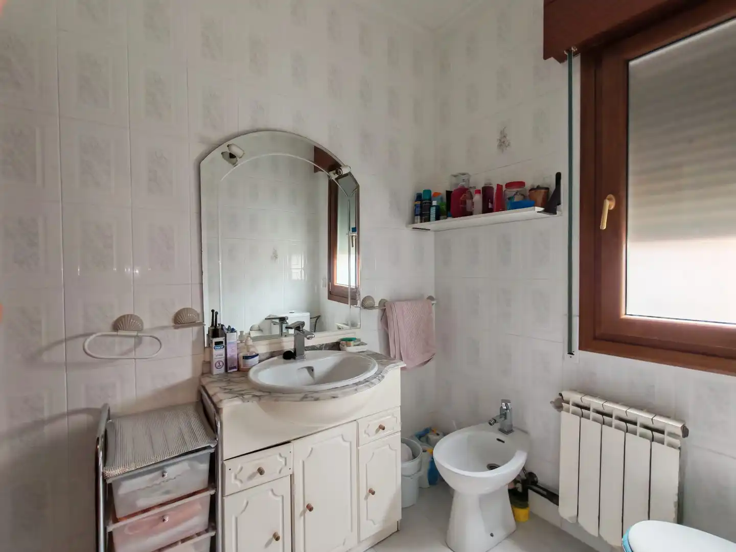 Bathroom of Flat for sale in Abanto y Ciérvana-Abanto Zierbena  with Heating