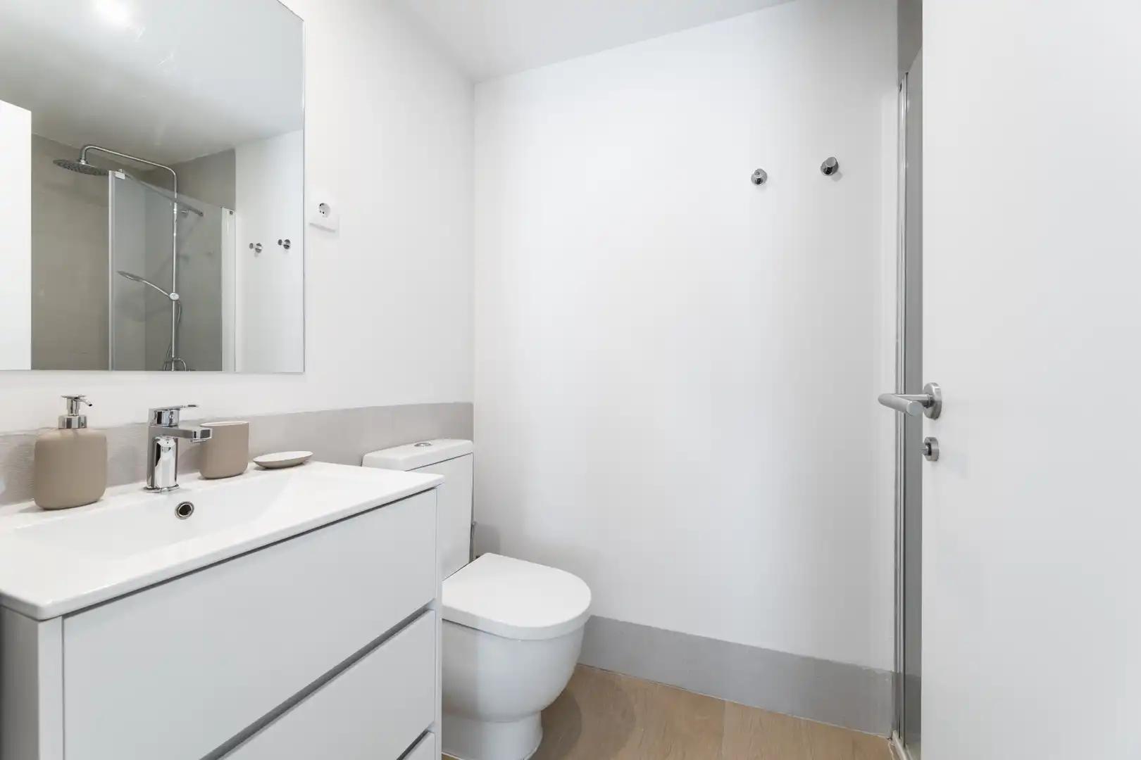 Bathroom of Apartments for rent in Madrid  with Air Conditioner, Heating and Terrace