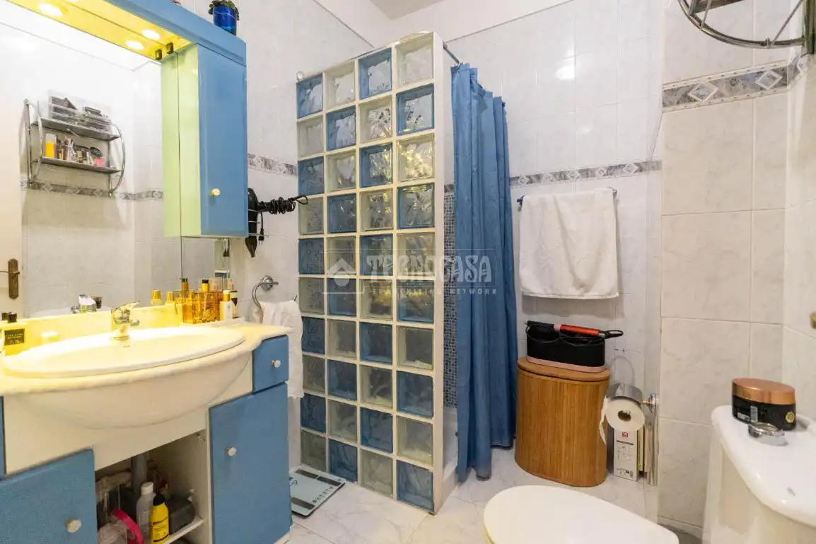 Bathroom of Flat for sale in Santa Cruz de Tenerife  with Air Conditioner, Heating and Terrace