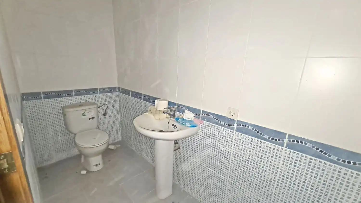 Bany de Local de lloguer en Paterna