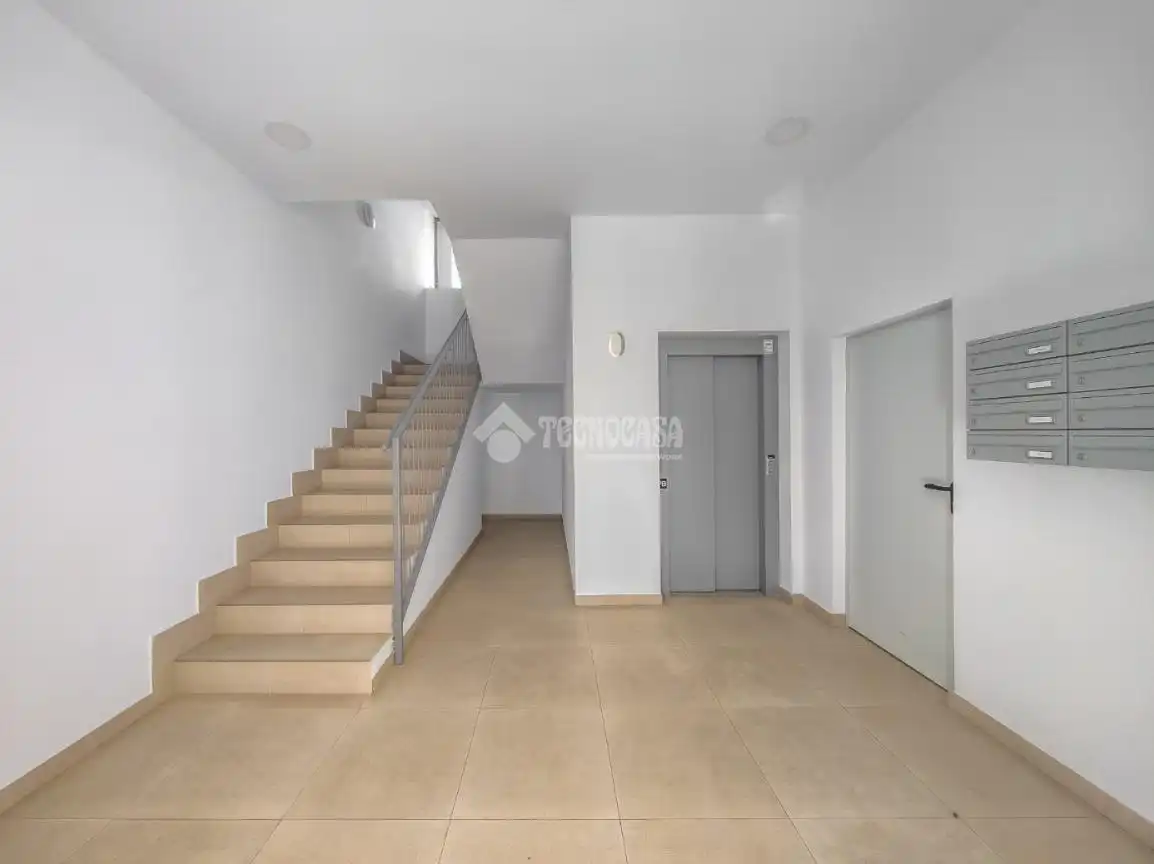 Wohnung zum Verkauf in Madrid mit Heizung, Abstellraum und Gemeinschaftspool