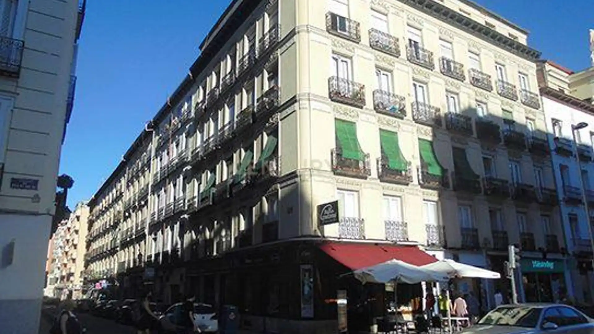 Vista exterior de Apartamento de alquiler en  Madrid Capital con Aire acondicionado, Horno y Lavadora