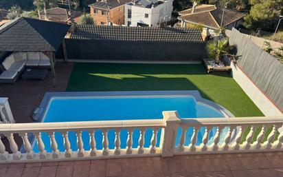 Piscina de Casa o xalet en venda en Abrera amb Aire condicionat, Calefacció i Terrassa