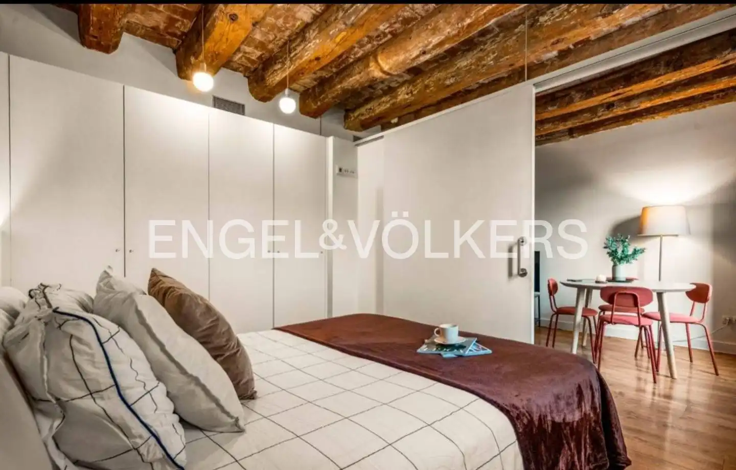 Bedroom of Flat for sale in Barcelona  with Air Conditioner, Heating and Balcony