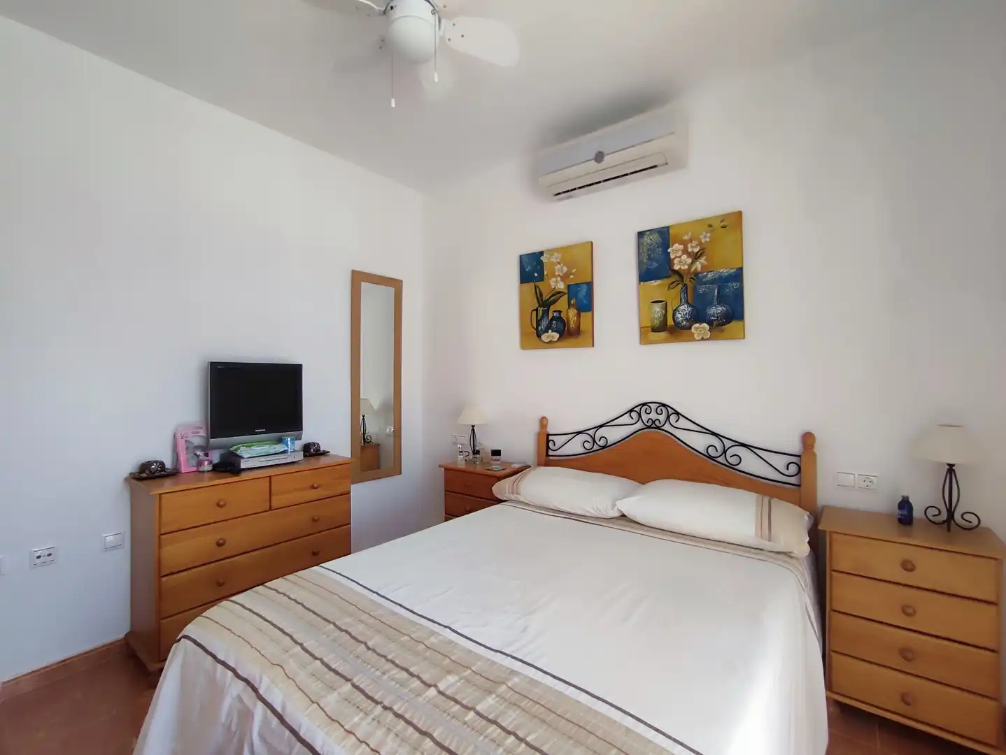 Schlafzimmer von Einfamilien-Reihenhaus zum Verkauf in Orihuela mit Klimaanlage, Terrasse und Möbliert