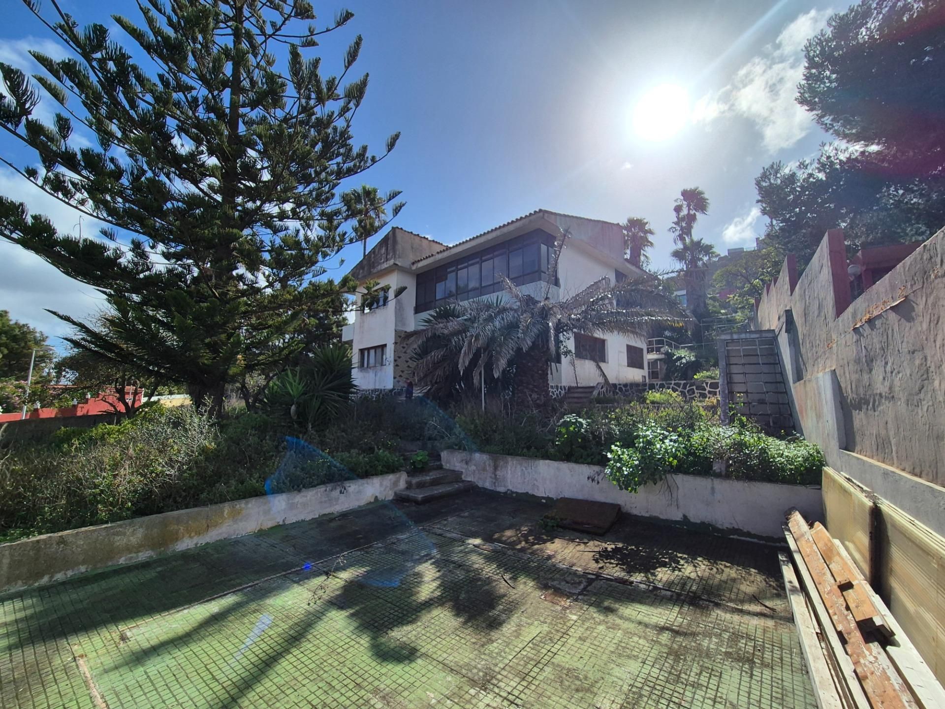Vista exterior de Casa o xalet en venda en Santa Brígida amb Jardí privat, Terrassa i Traster