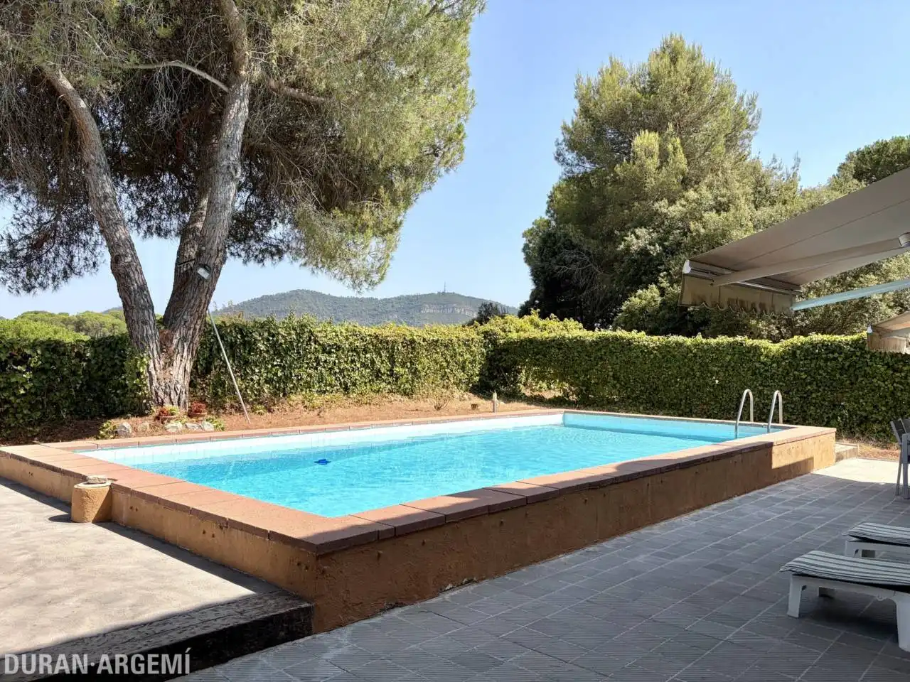 Casa amb piscina en venda a Calle Josep Trueta, imagen 5