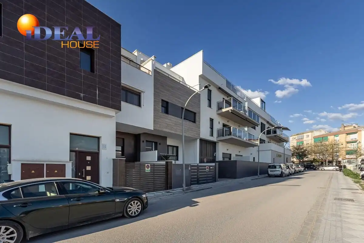 Casa en venta en Maracena