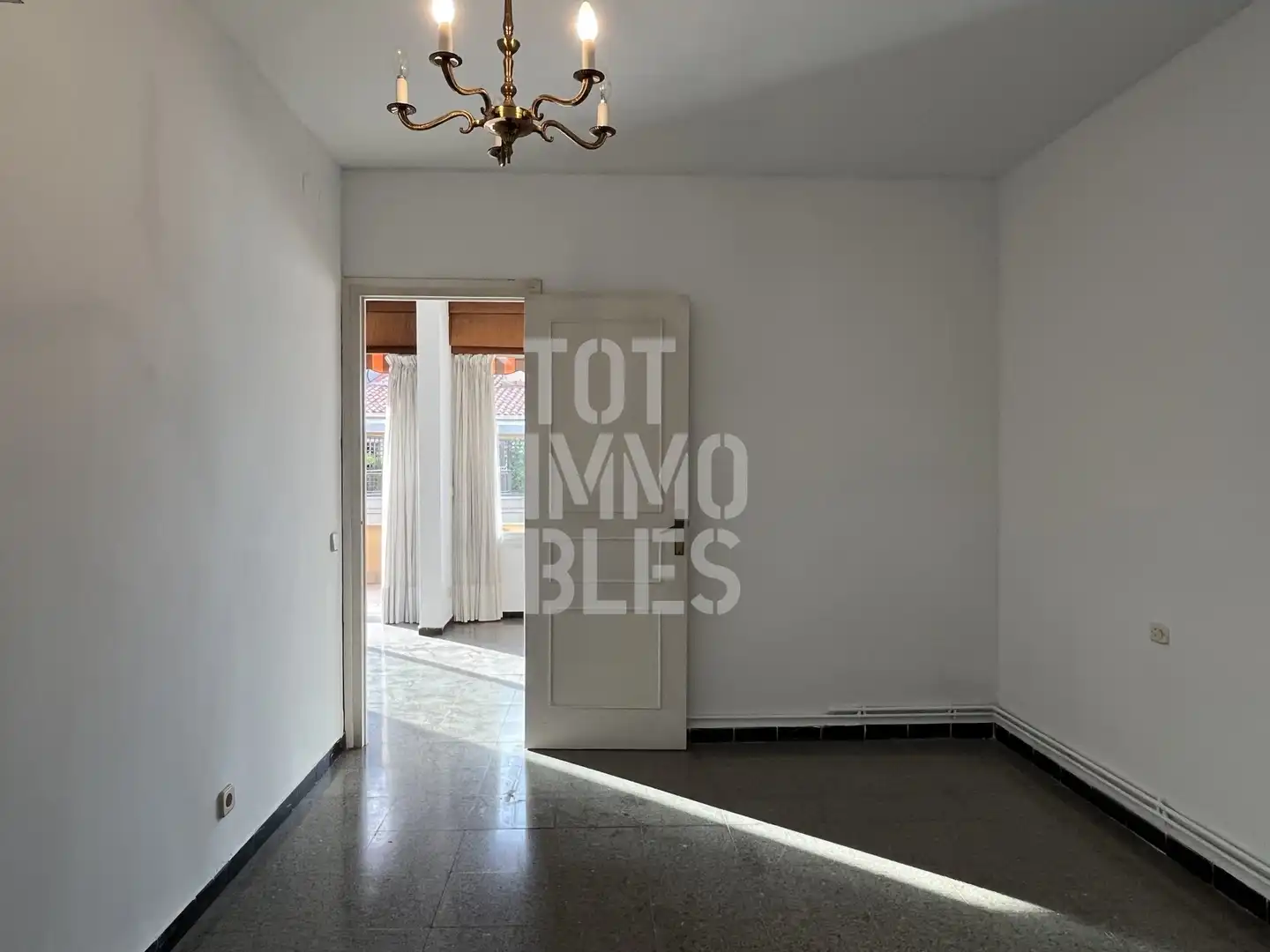 Dachboden zur Miete in Eixample Nord