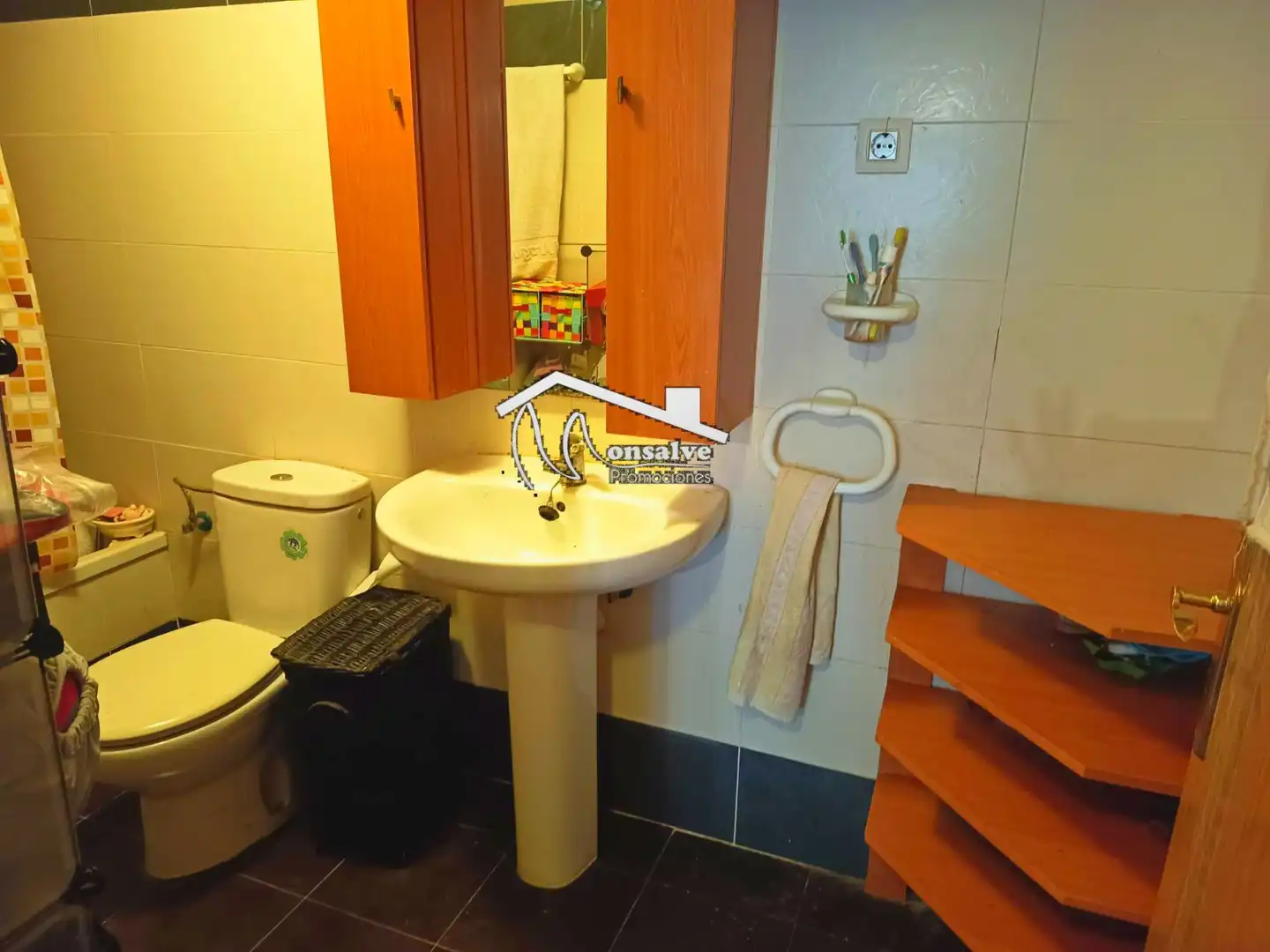 Baño de Estudio de alquiler con opción a compra en Yeles con Aire acondicionado, Calefacción y Amueblado