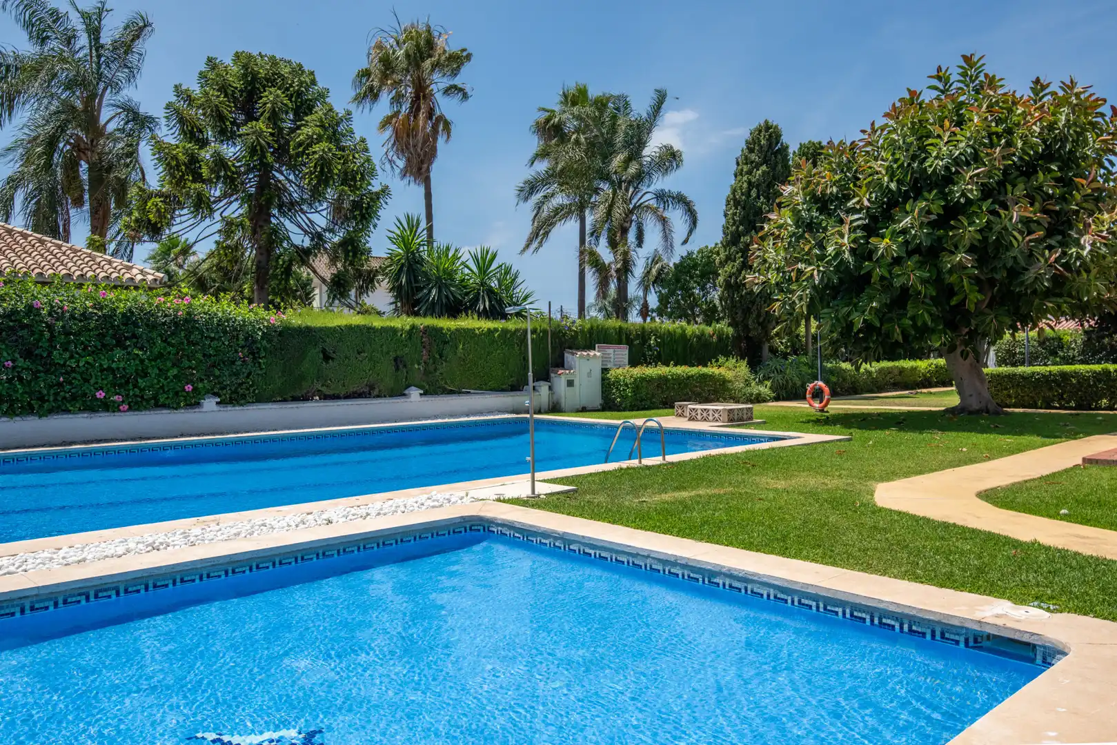 Piscina de Casa adosada en venda en Marbella amb Aire condicionat, Terrassa i Piscina