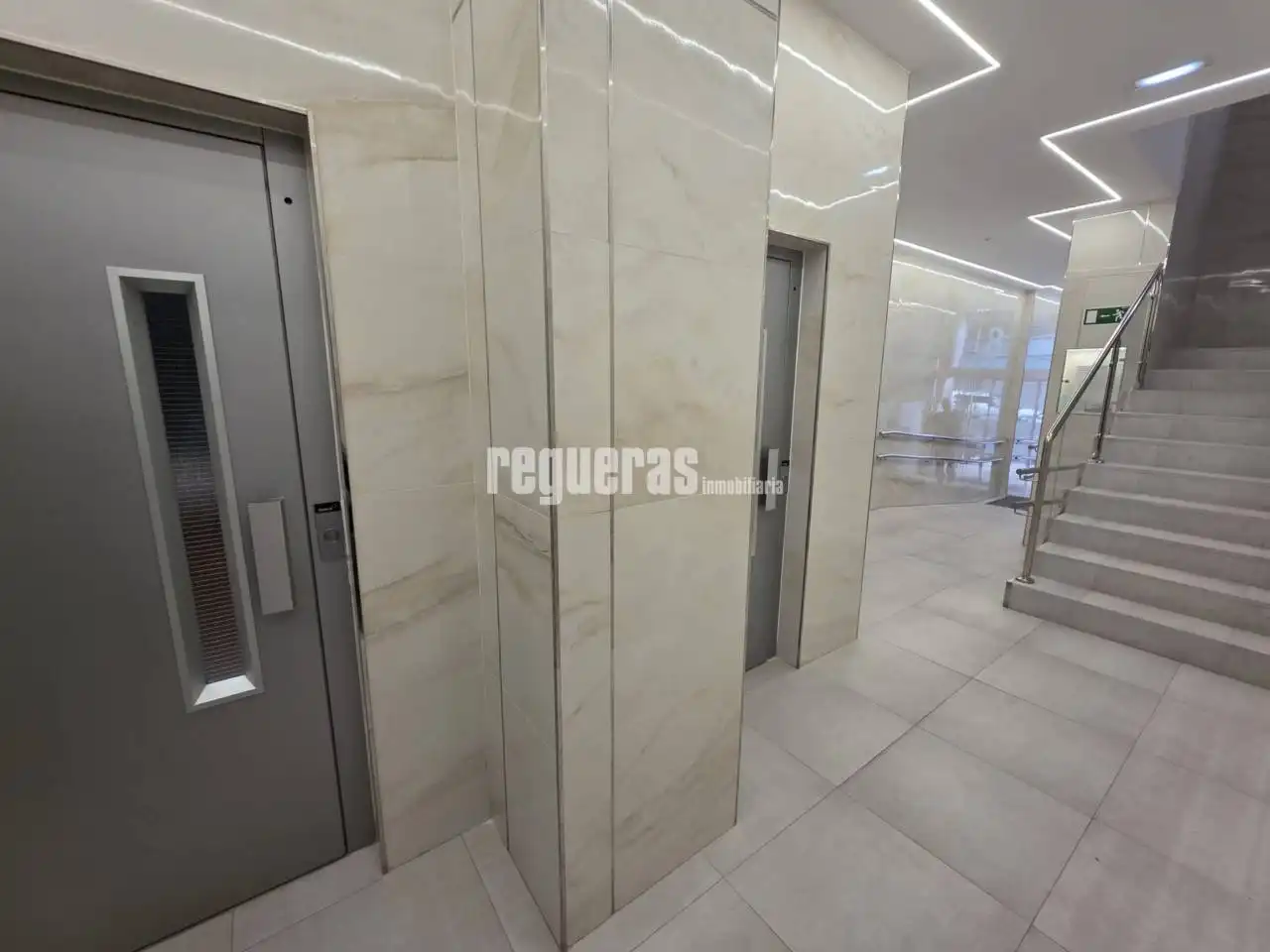 Ático en venta en Avilés con Calefacción, Parquet y Terraza